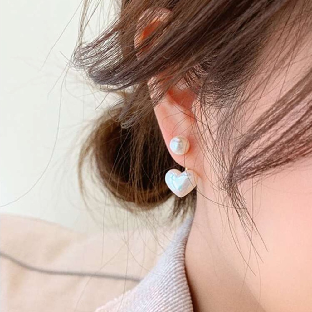 Faux pearl earrings​​​​​​​​​​​​​​​​​​​​​​​​​​​​
